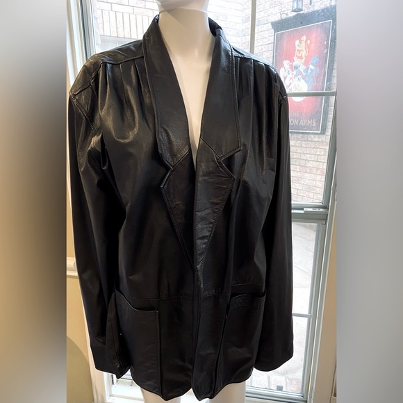 Woman’s Vintage 80”s Aero Club Black Leather Jacket/ Size Medium - Picture 1 of 15